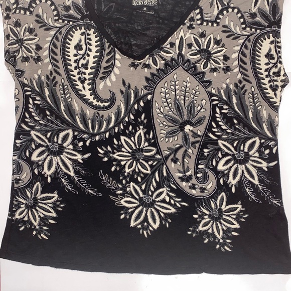 Lucky Brand Paisley Cup Sleeve V-Neck Tee - Picture 6 of 7